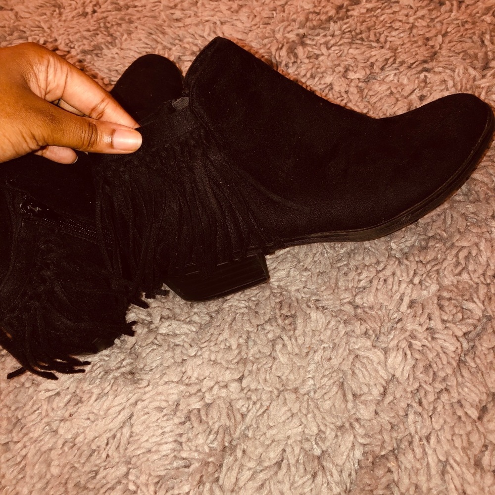 Black ankle bootie with fringe